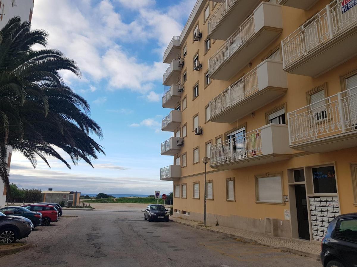 Armacao De Pera Praia Mar Sol Buitenkant foto